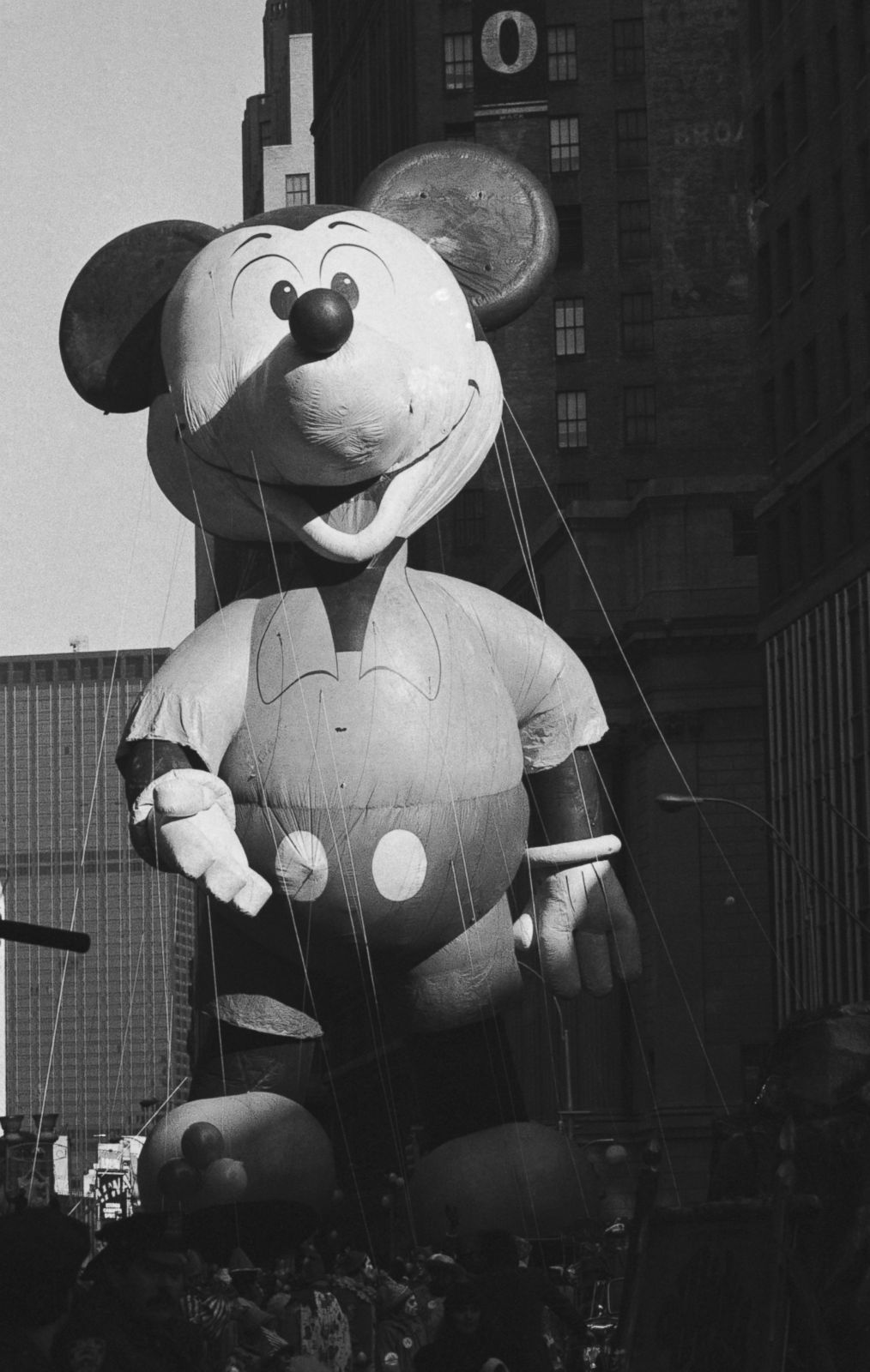 Macy S Thanksgiving Day Parade Through The Years Photos Abc News