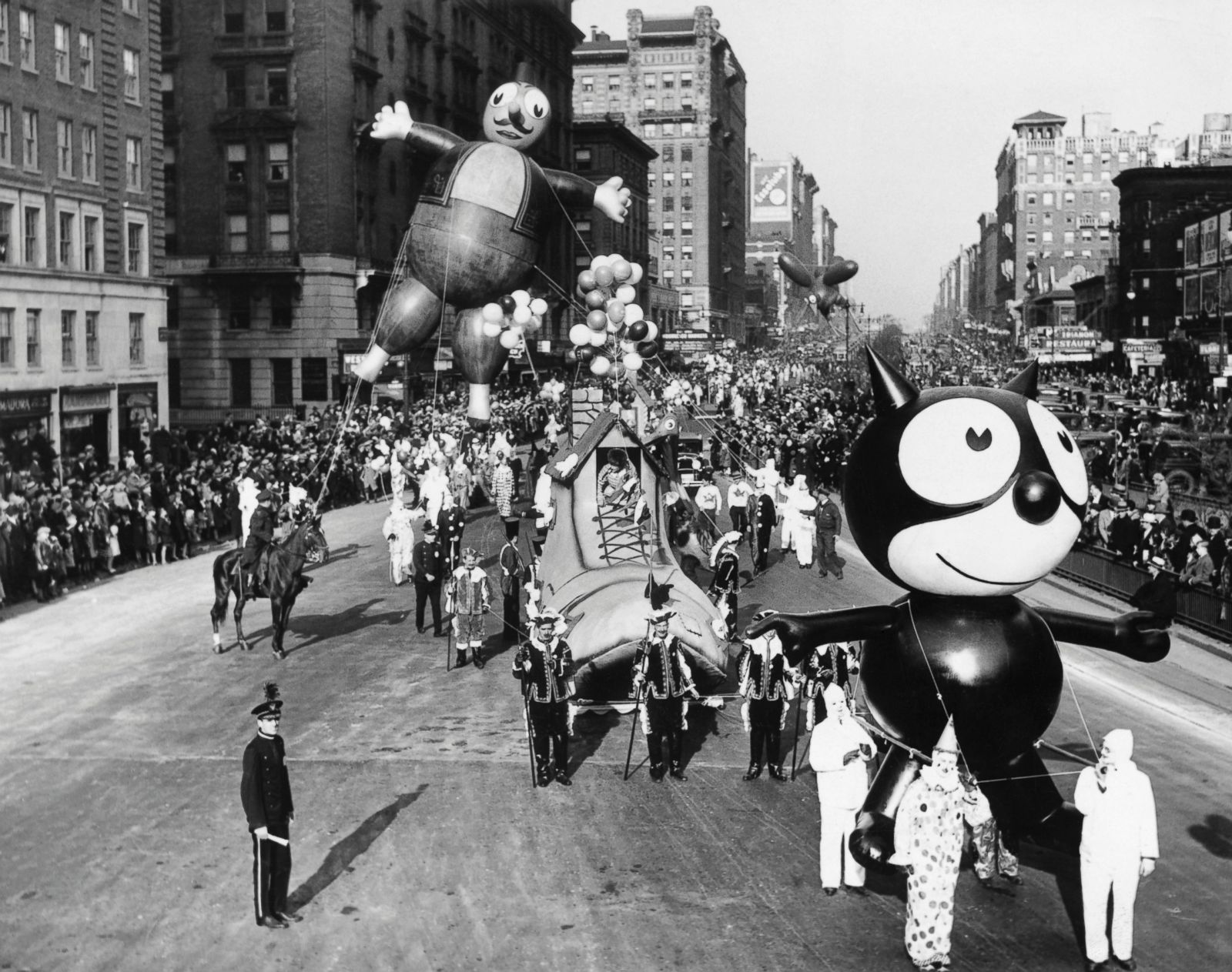 Macy's Thanksgiving Day Parade: Through the Years Photos - ABC News