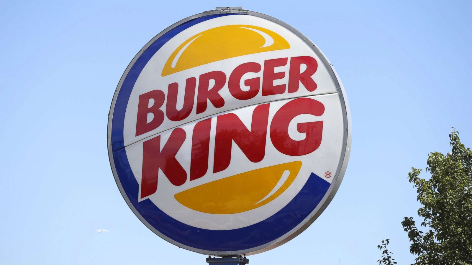 PHOTO: A Burger King sign is seen in Toronto, Ontario on Aug. 27, 2014.