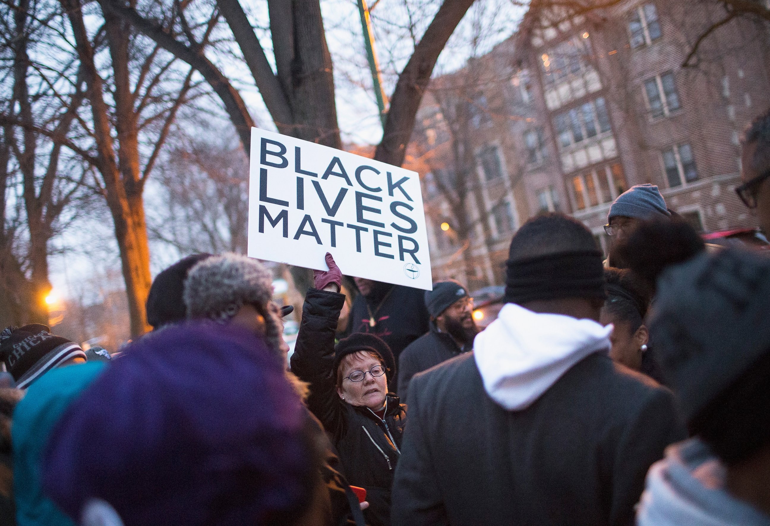 PHOTO: Demonstrators protest outside of Mayor Rahm Emanuel's home on Dec. 29, 2015 in Chicago.