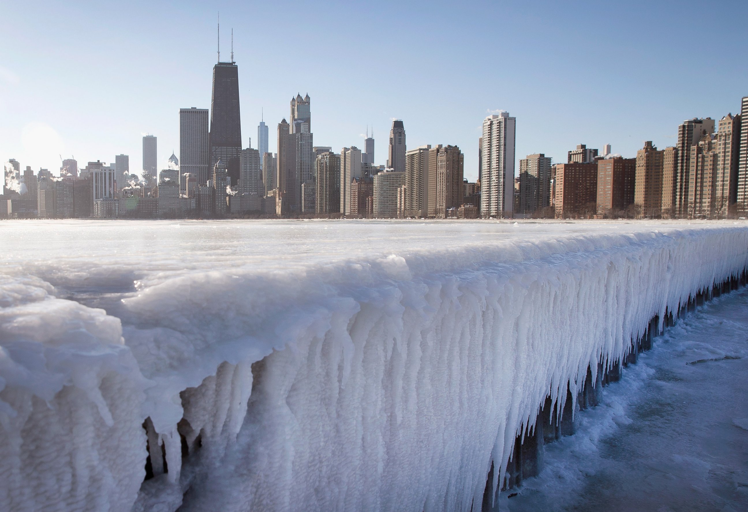 PHOTO: Ice builds up along North Avenue Pier while temperatures hovered around zero degrees Fahrenheit on Jan. 7, 2015 in Chicago, Ill.