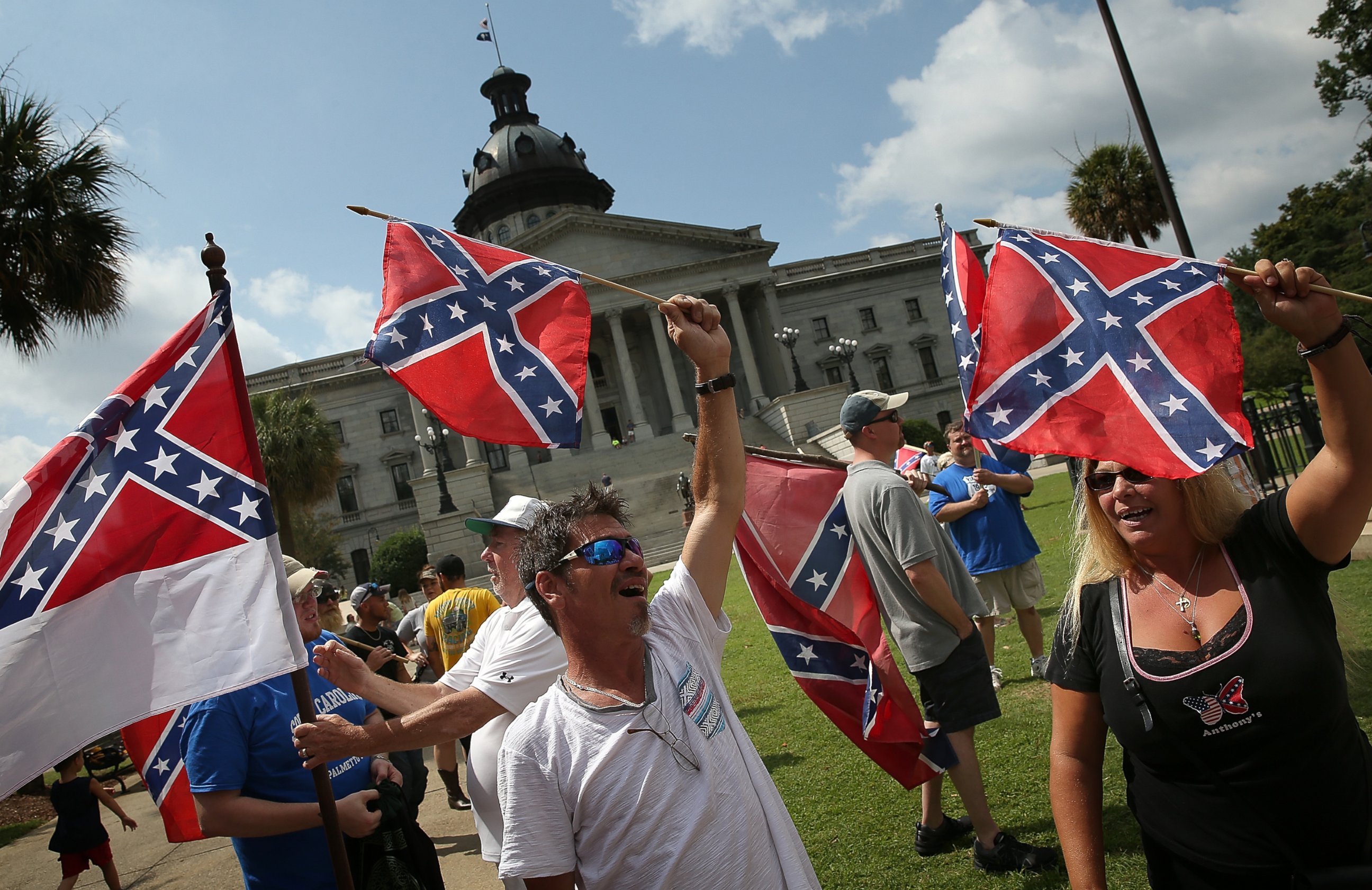 PHOTO: Demonstrators protest at the South Carolina State House calling for the Confederate flag to remain on the State House grounds, June 27, 2015 in Columbia, S.C.
