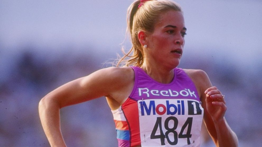 PHOTO: Suzy Hamilton runs down the track during the US Olympic Trials in 1992. 