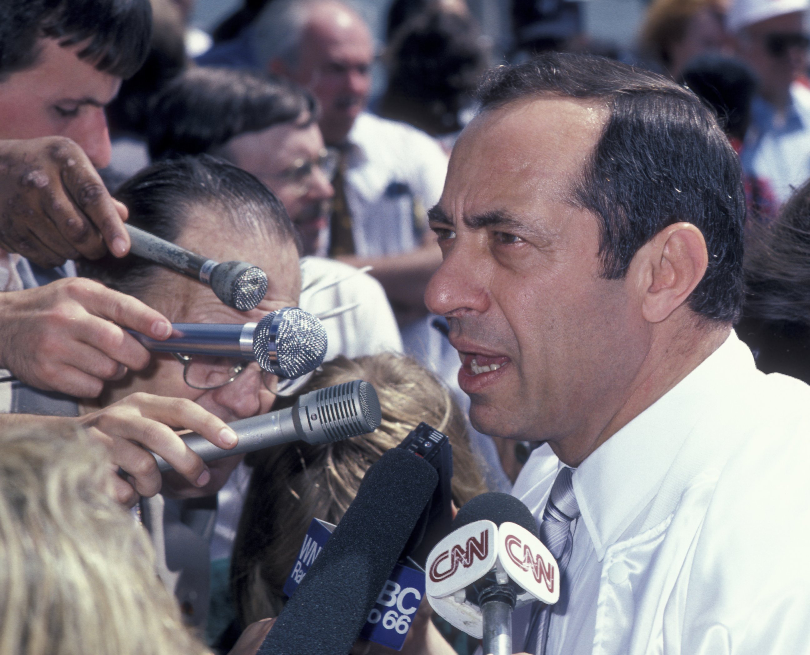 PHOTO: Governor Mario Cuomo attends the Hands Across America Benefit on May 25, 1986 in Los Angeles, Calif.
