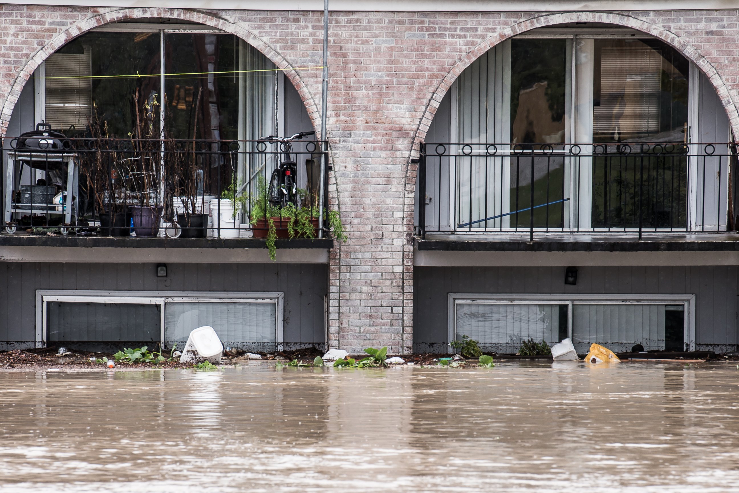 PHOTO: Possessions are stacked in second floor apartments during heavy flooding Oct. 4, 2015 in Columbia, South Carolina. 