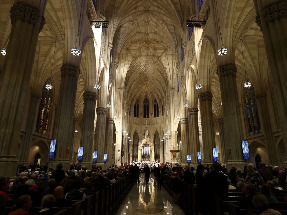 PHOTO: People gather in St Patricks Cathedral ahead of the arrival of Pope Francis on Sept. 24, 2015 in New York.