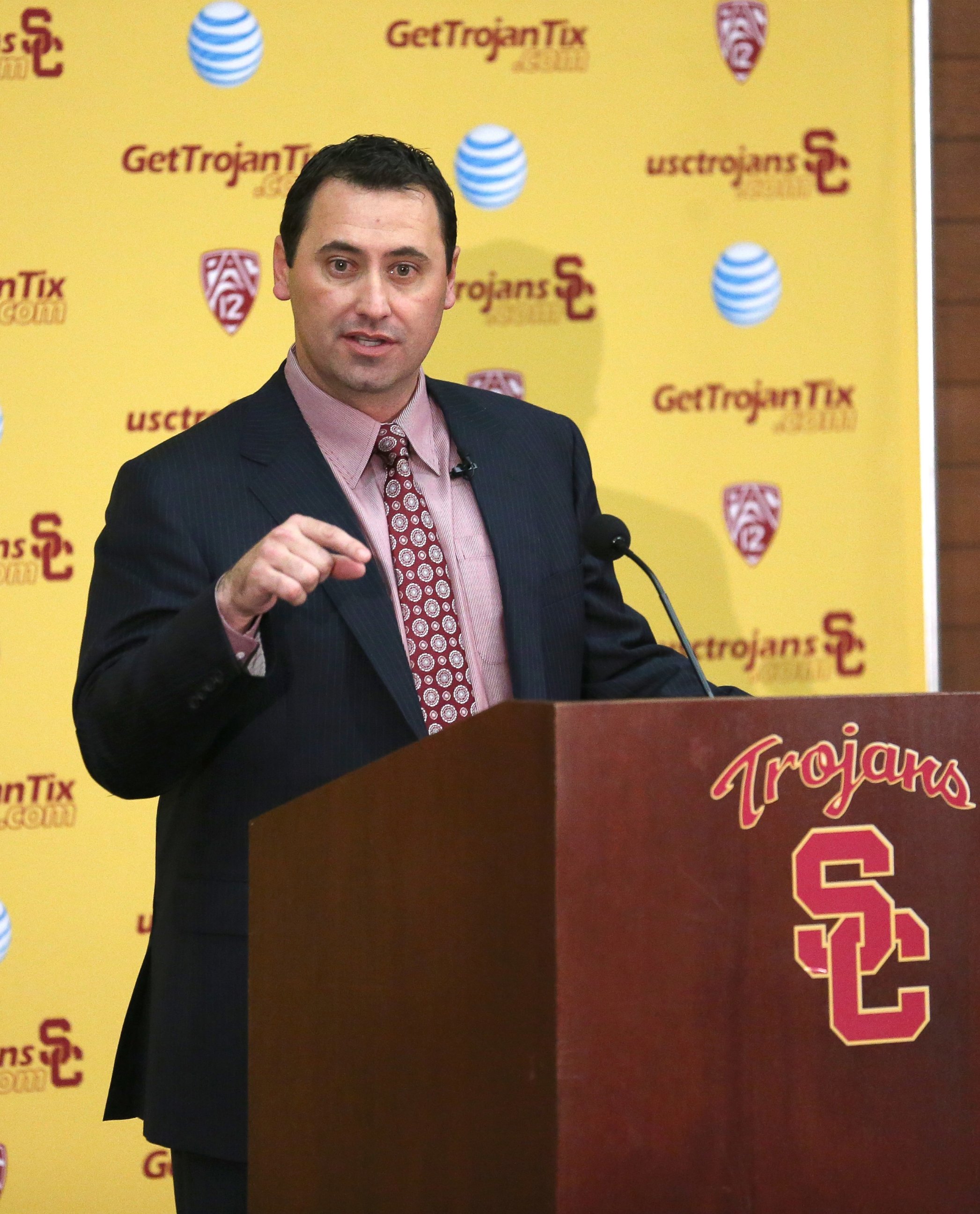 PHOTO: Steve Sarkisian speaks at a press conference at the John McKay Center at the University of Southern California on Dec. 3, 2013 in Los Angeles, Calif.