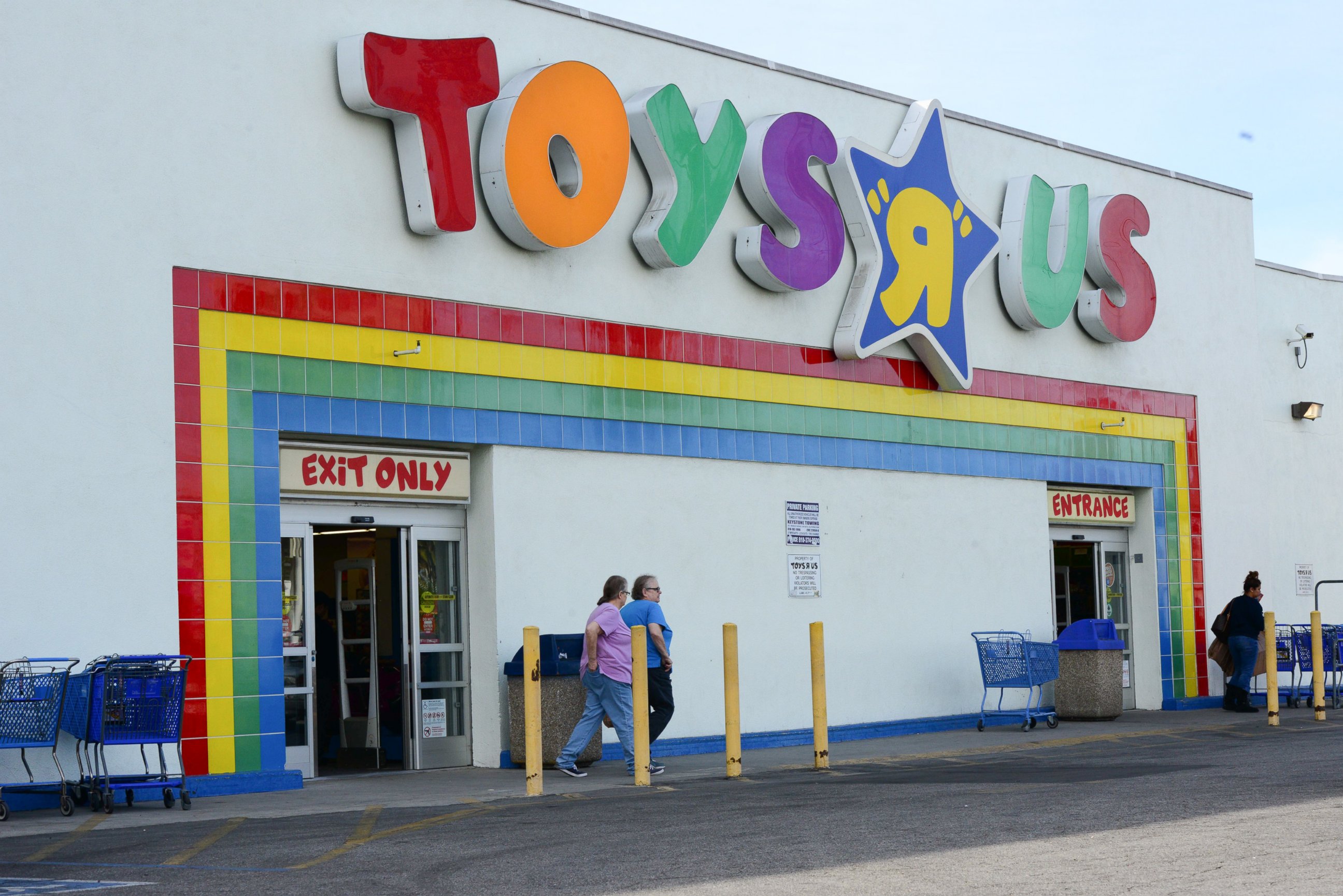 PHOTO: A file photo from 2013 shows a Toys 'R' Us store located in Los Angeles, Calif.