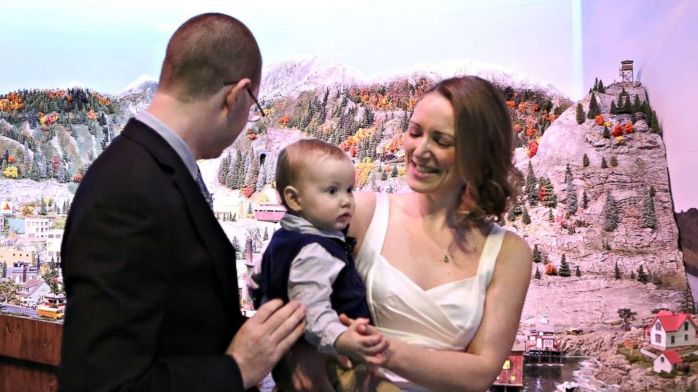 VIDEO: Couple renews their vows in time for Valentine's Day