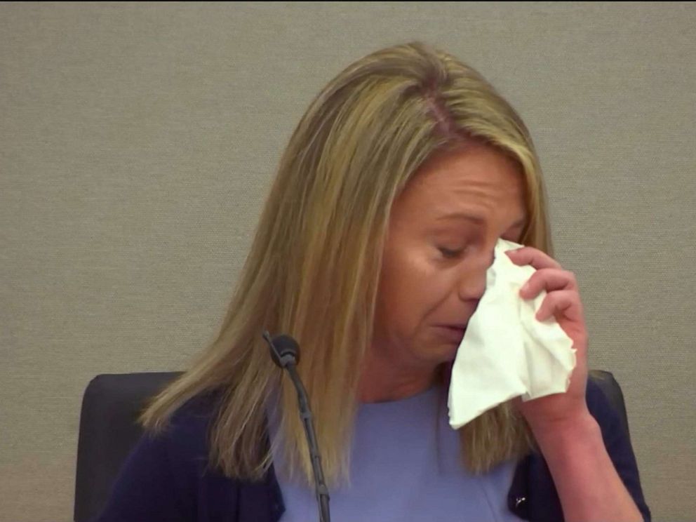 PHOTO: Amber Guyger cries on the stand during court proceedings, Sept. 27, 2019.