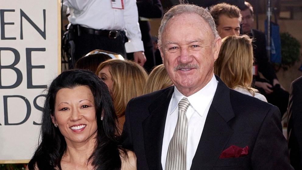 PHOTO: Gene Hackman arrives with his wife, Betsy Arakawa, for the 60th Annual Golden Globe Awards in Beverly Hills, Calif., Jan. 19, 2003.