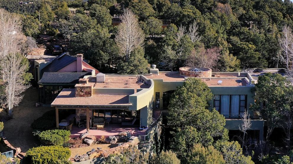 PHOTO: The house owned by actor Gene Hackman and his wife Betsy Arakawa on Feb. 27, 2025, in Santa Fe, N.M.