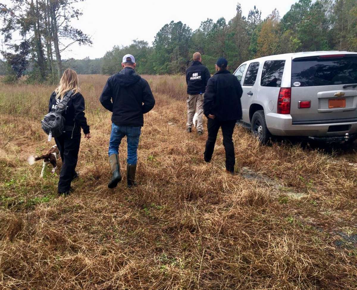 PHOTO: Law enforcement pursue investigative leads in their search for 13-year-old Hania Noelia Aguilar in Robeson County, N.C., Nov. 17, 2018.