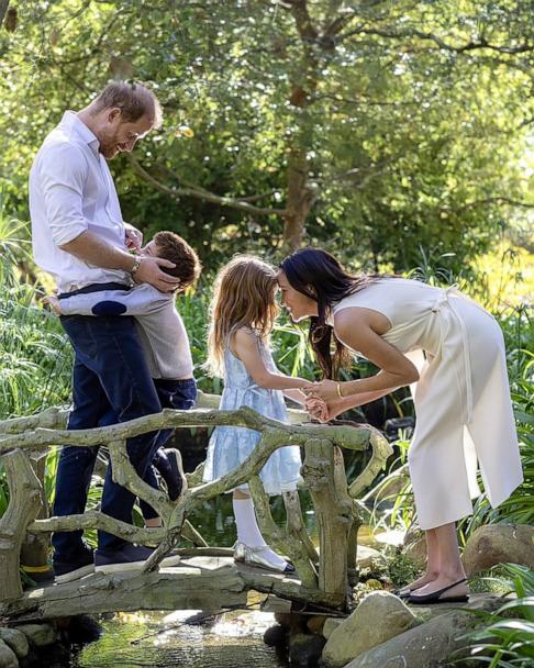 Meghan Markle, Prince Harry share new family photo featuring Archie, Lilibet - Good Morning America