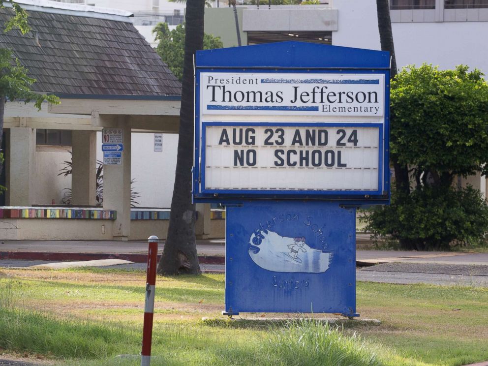 PHOTO: Thomas Jefferson Elementary School displays a sign reflecting Honolulu Mayor Kirk Caldwells closure of all public schools on Aug. 23 and Aug. 24th due to the threat of Hurricane Lane on Aug. 22, 2018 in Honolulu.