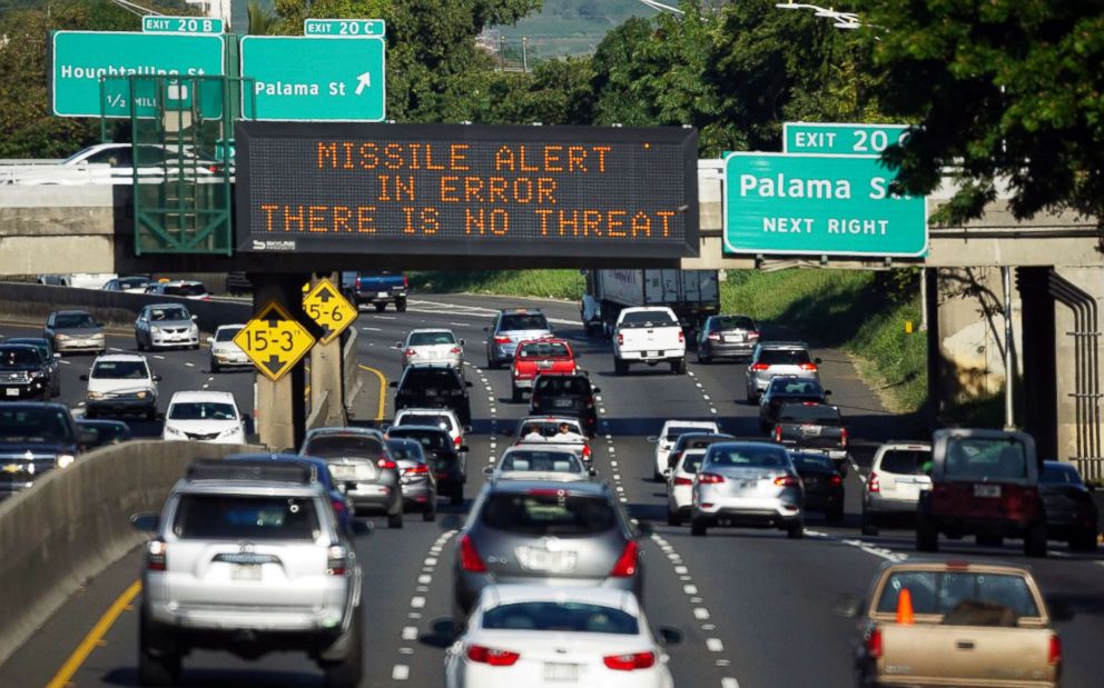 PHOTO: A highway sign reads "MISSILE ALERT ERROR THERE IS NO THREAT" on the H-1 Freeway in Honolulu, Hawaii, Jan. 13, 2018.