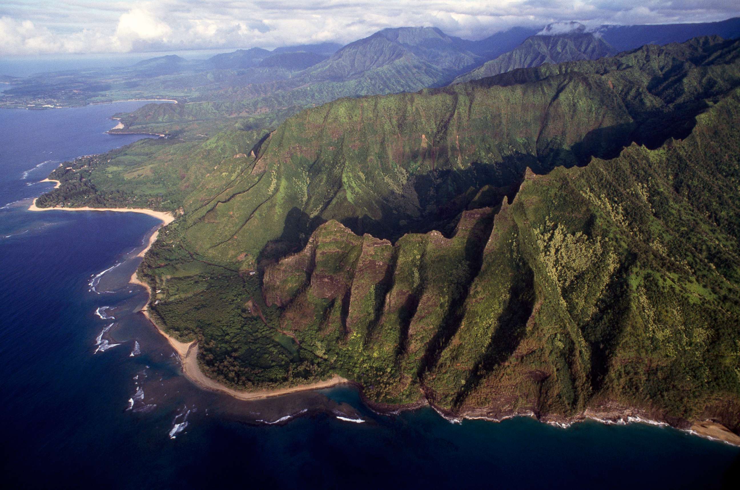 PHOTO: A stretch of cliffs, Na Pali Coast State Wilderness Park, Kauai, Hawaii, in 2003.