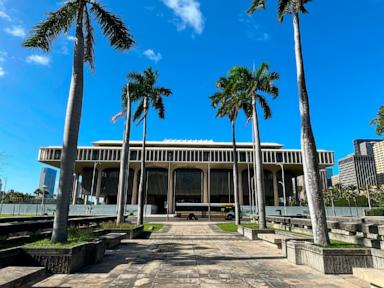 Hawaii ban on short-term vacation rentals moves forward in legislature