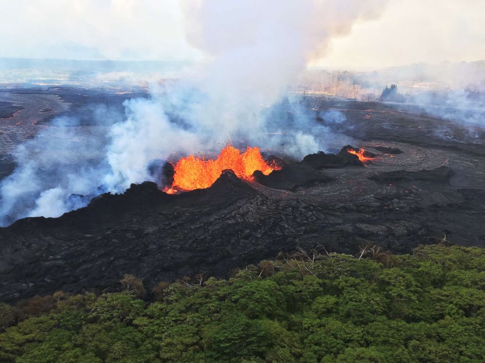 PHOTO: The fissure complex remains active in Kilauea Volcano's lower East Rift Zone, Hawaii, May 22, 2018.