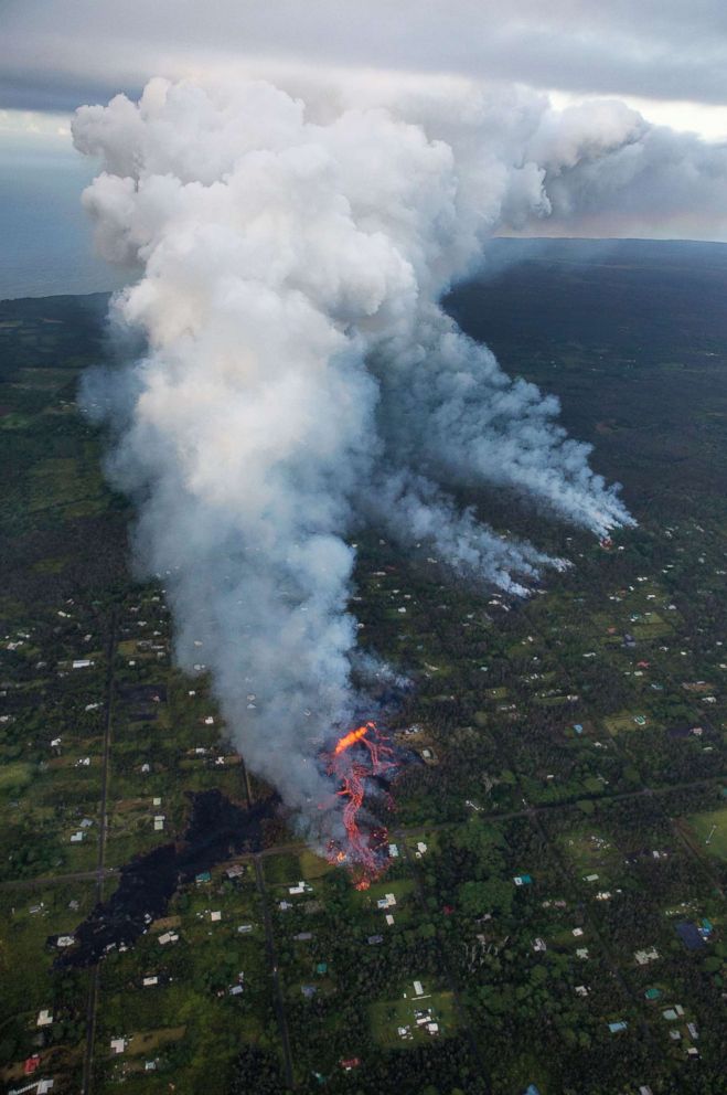 PHOTO: Activity continues on Kilauea's east rift zone, as fissure eruptions in Leilani Estates release toxic gases, near Pahoa, Hawaii, May 6. 2018.