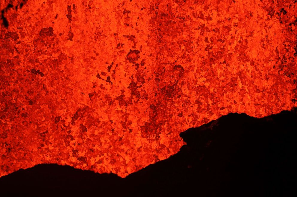 PHOTO: Lava erupts from a fissure in Kapoho, Hawaii, May 21, 2018.