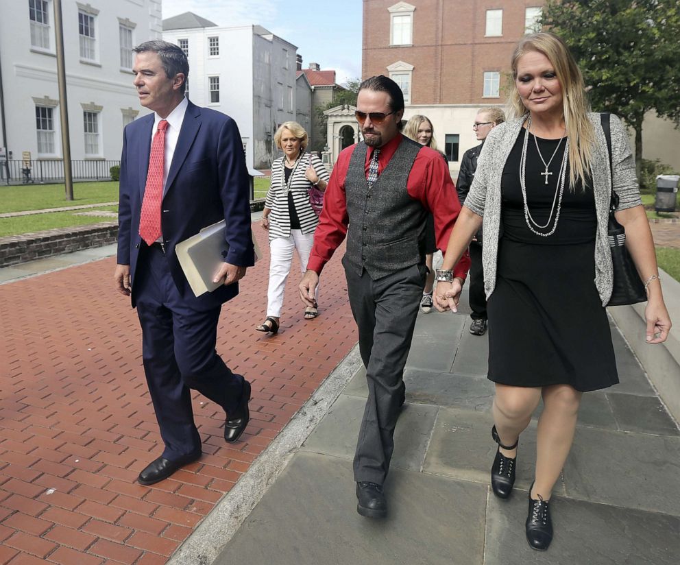 PHOTO: Sidney and Tammy Moorer leave the courthouse in Charleston, S.C.,  after a bond modification hearing on Aug. 6, 2015.