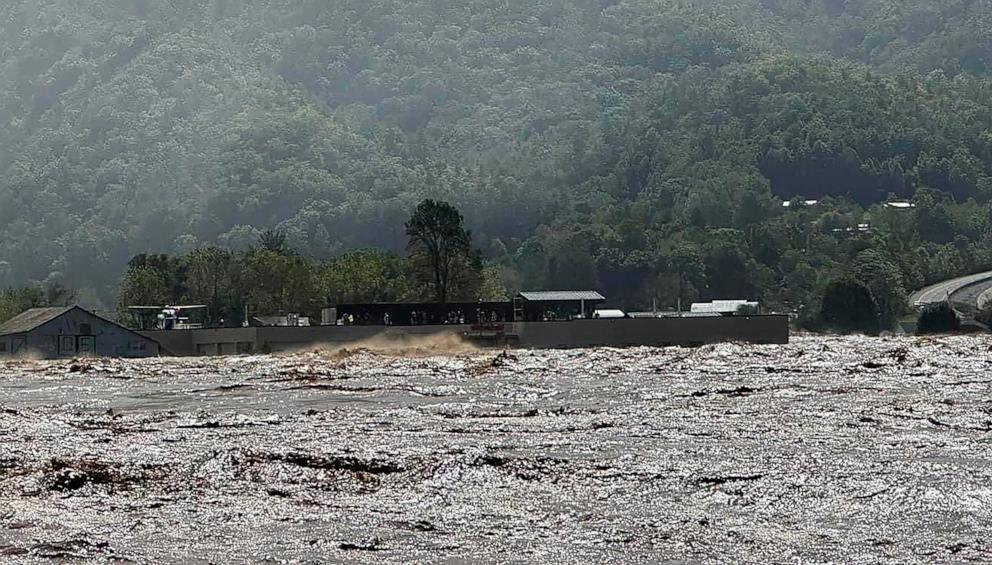 PHOTO: People are rescued by helicopter from the roof of Unicoi County Hospital as it is surrounded by floodwaters in Erwin, Tenn, Sept. 27, 2024.