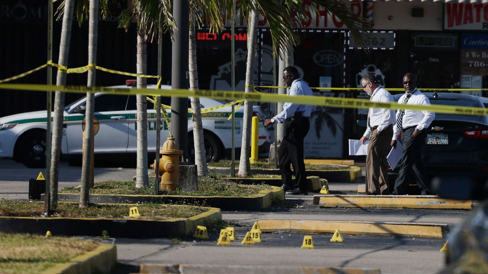 100 Bullets Fired In Mass Shooting That Left 2 Dead Injured At Florida Birthday Bash Police Abc News