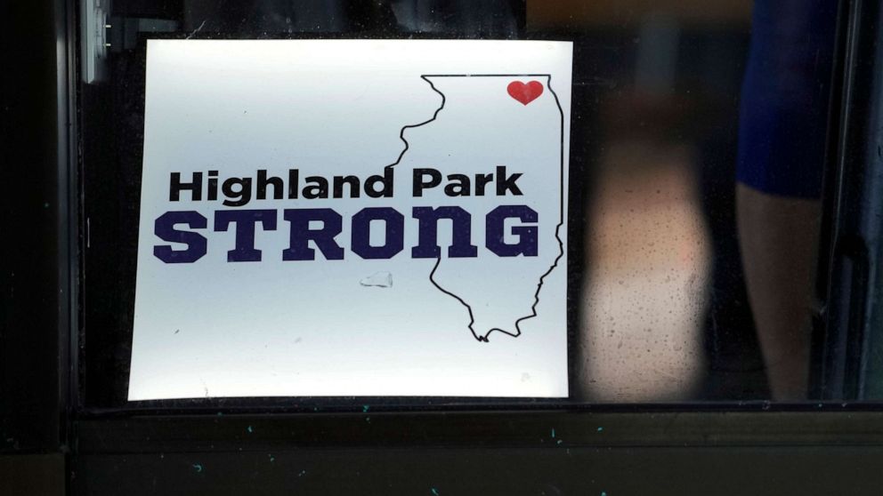 PHOTO: A Highland Park Strong sign is displayed at a restaurant in Highland Park, Ill., July 3, 2023.