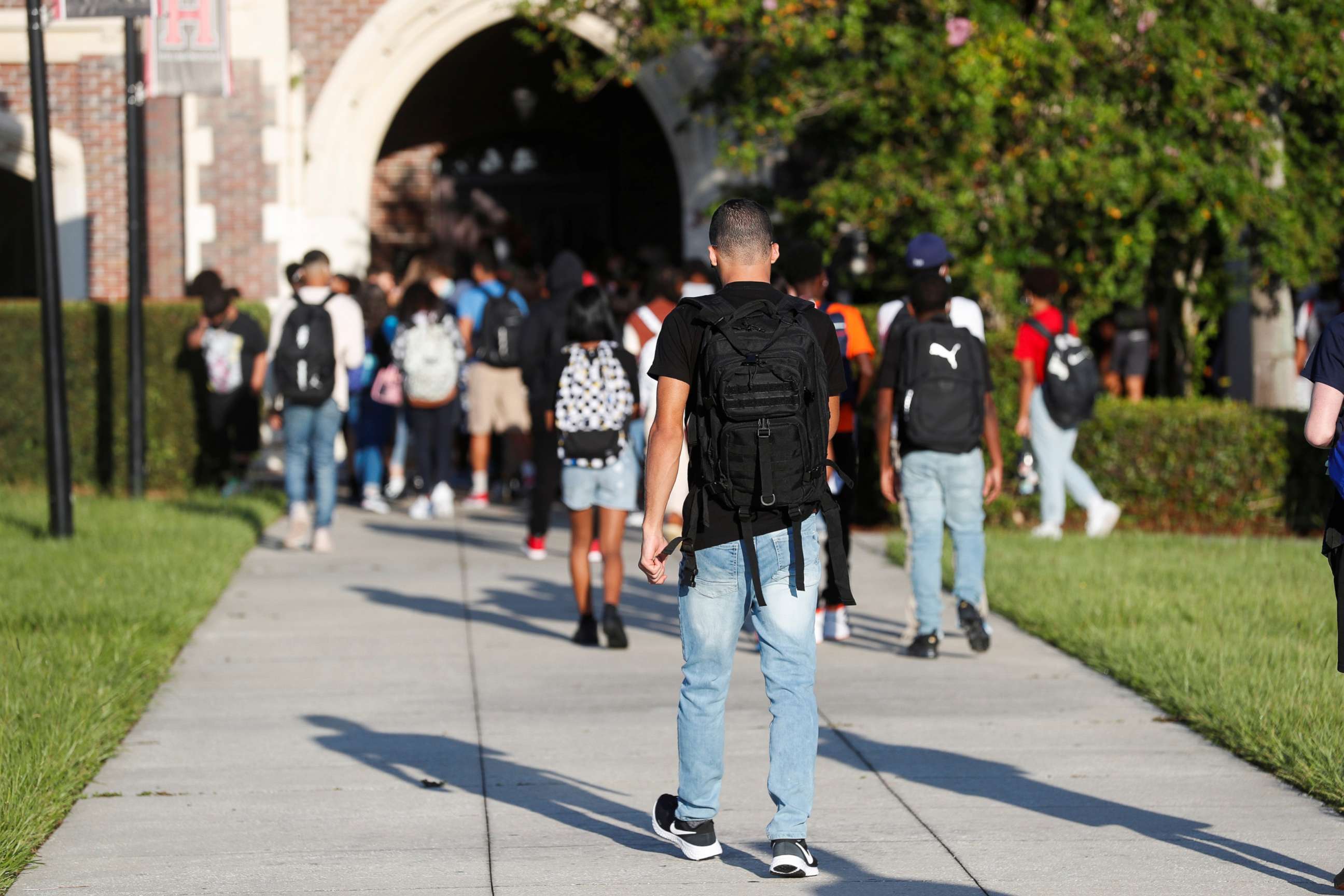 PHOTO: High school students return on the first day of school at Hillsborough High School in Tampa, Fla., Aug. 10, 2021.