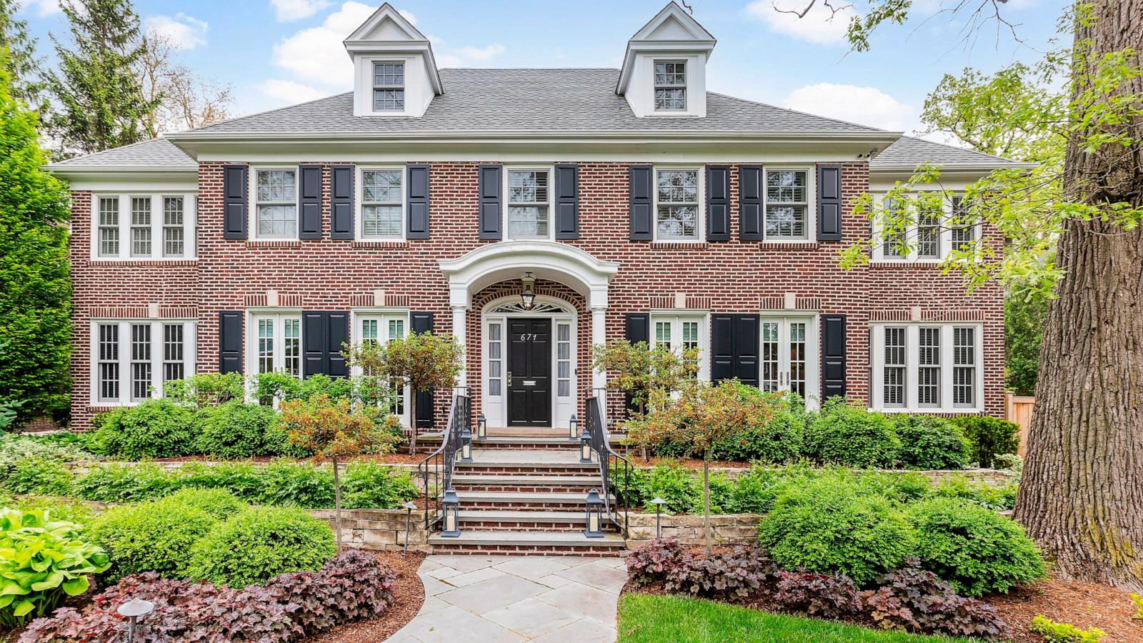 The iconic home, built in 1921, in Winnetka, Illinois went up for sale with an asking price of $5,250,000 (Photo credit: Dawn McKenna Group, Coldwell Banker Realty)