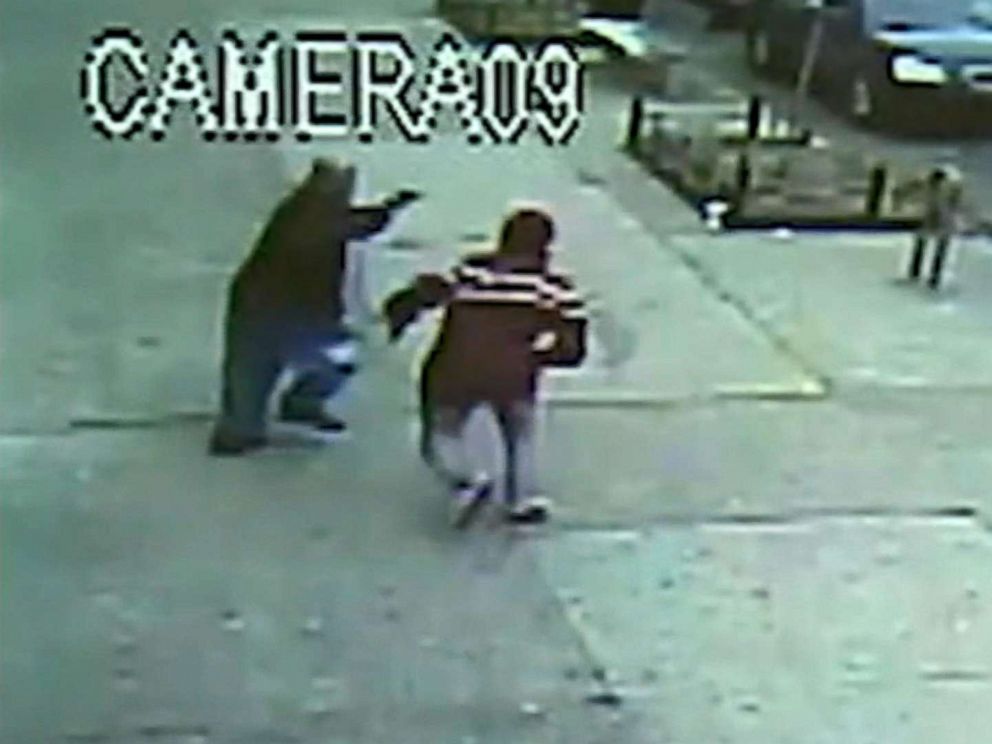 PHOTO: A good samaritan came to the assistance of an elderly couple after they were attacked on the street.