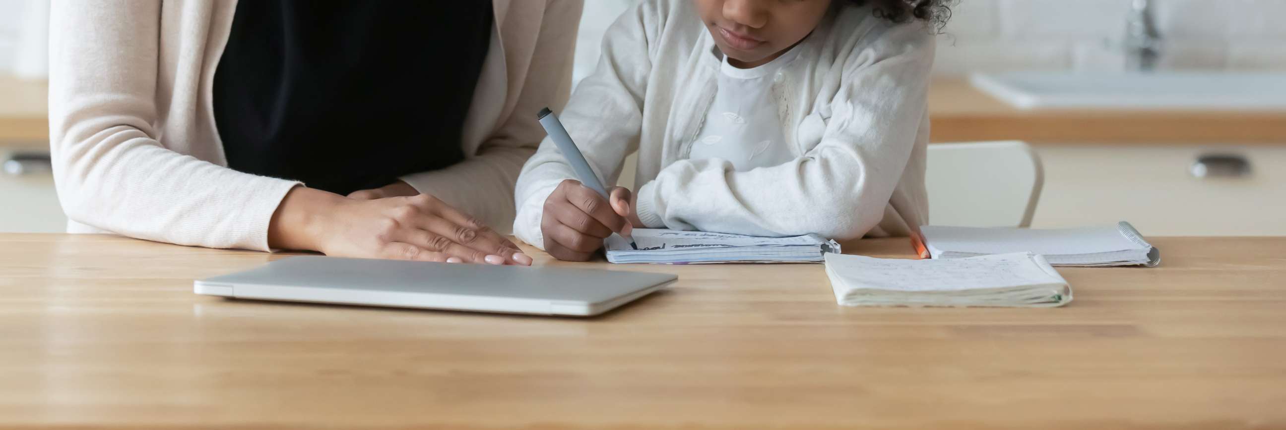 PHOTO: An adult and child with a computer in an undated stock photo. 