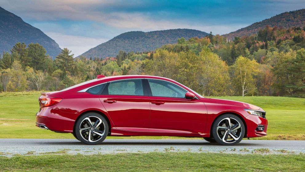 PHOTO: 2018 Honda Accord