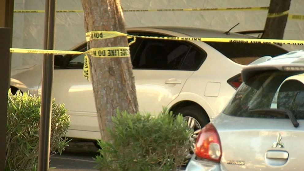 PHOTO: Authorities respond to reports that an 18-month-old girl was left in a hot car in Glendale, Ariz., April 22, 2019.