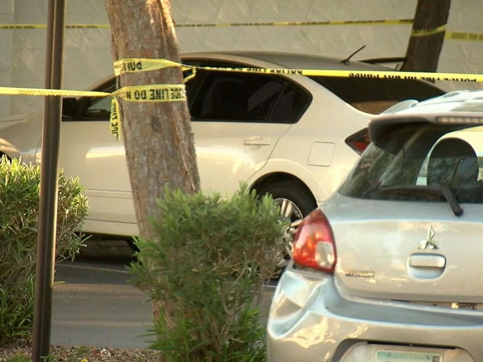 PHOTO: Authorities respond to reports that an 18-month-old girl was left in a hot car in Glendale, Ariz., April 22, 2019.