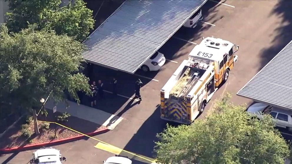 PHOTO: Authorities respond to reports that an 18-month-old girl was left in a hot car in Glendale, Ariz., April 22, 2019.