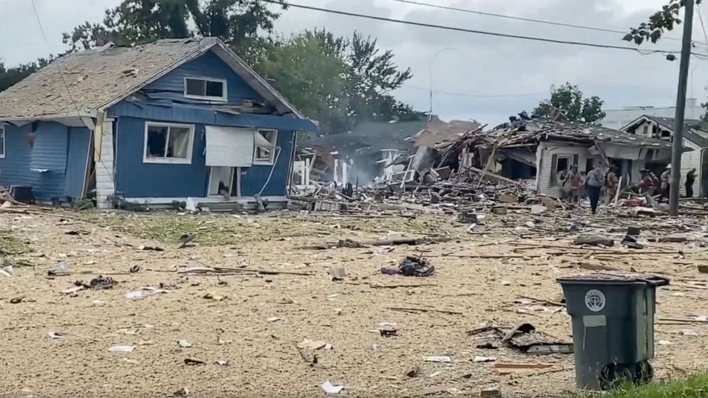 Bei einer Explosion in einem Haus in Indiana sind drei Menschen getötet worden, teilten Beamte mit.  Die Ursache wird untersucht