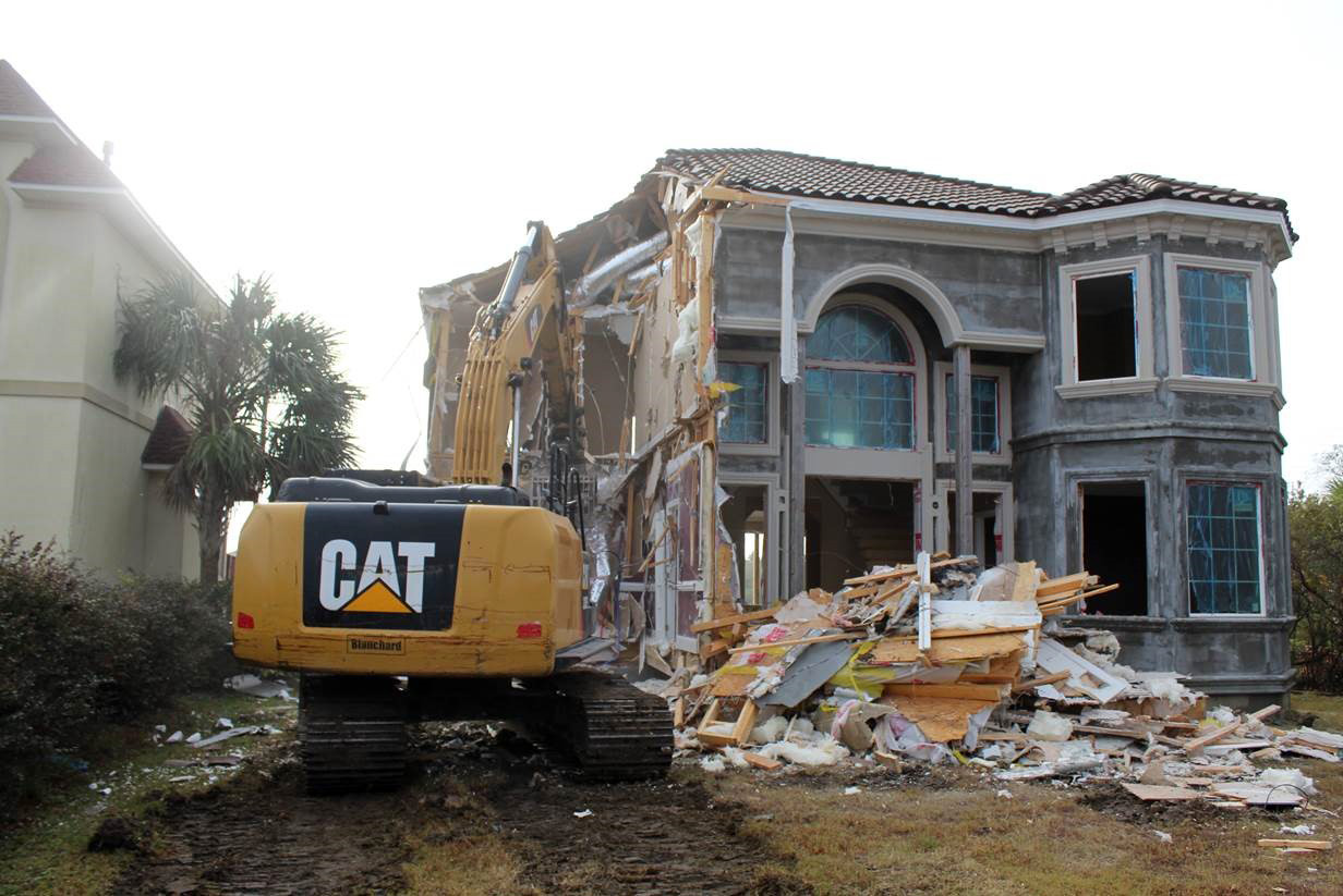 PHOTO: After moving down to South Carolina, the Leighton's had another home-related nightmare when their contractor was faulty and they ended up having to tear down their newly built home in Nov. 2016.