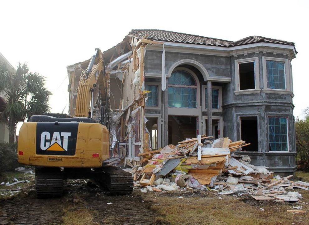 After moving down to South Carolina after their New Jersey home was damaged in Hurricane Sandy, the Leighton's had another home-related nightmare when their contractor was faulty and they ended up having to tear down their newly built home in Nov. 2016.