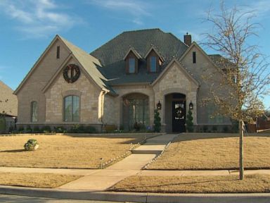 Dad dies after falling off roof while hanging Christmas lights with son