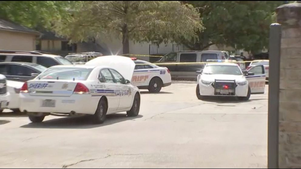 PHOTO: Two adults and a child  are dead in possible murder-suicide in Houston, Texas.