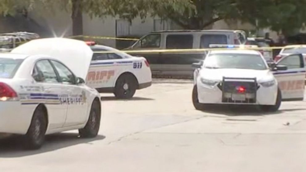 PHOTO: Two adults and a child  are dead in possible murder-suicide in Houston, Texas.