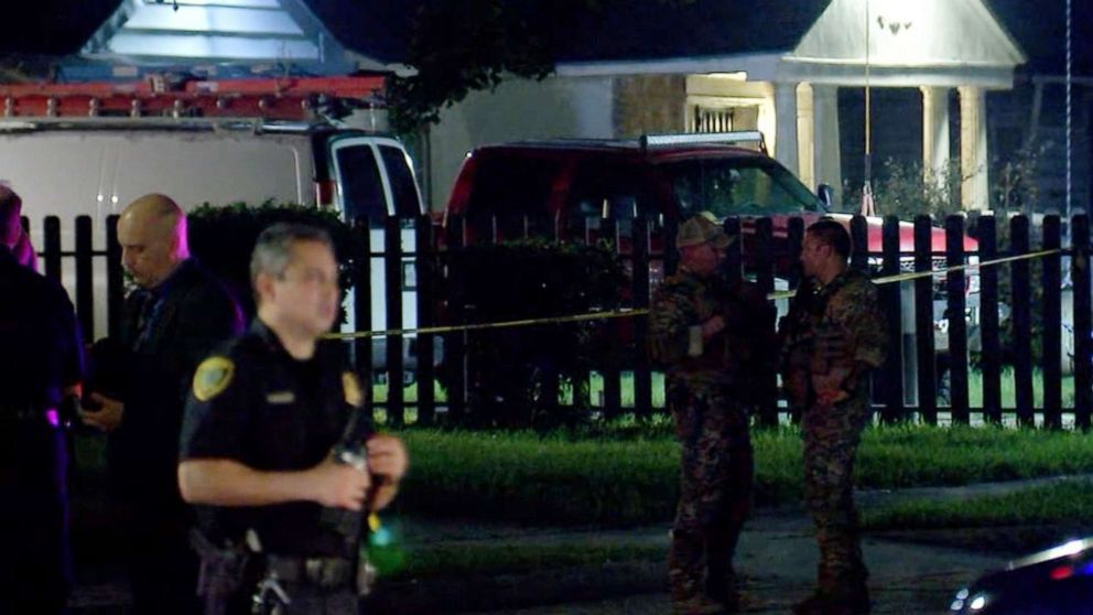 Houston Officer Shot, Suspect Killed During 'chaotic' Crime Spree ...