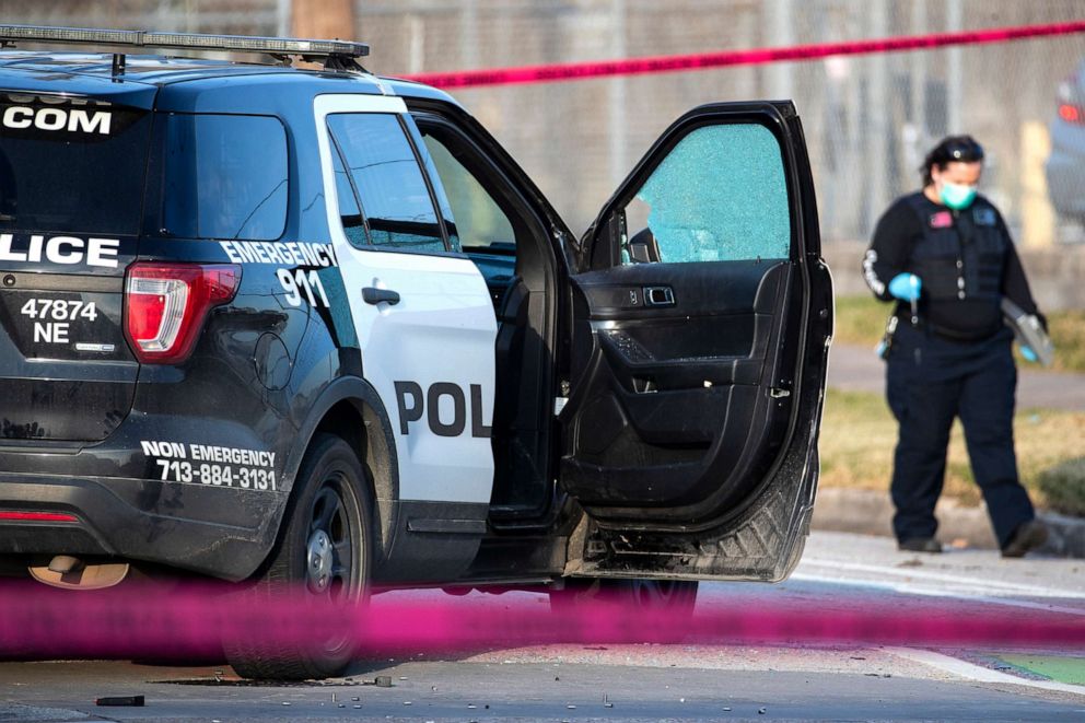 PHOTO: Police investigate the scene where three Houston Police Department officers were shot near the intersection of McGowen and Hutchins on Jan. 27, 2022, in Houston.
