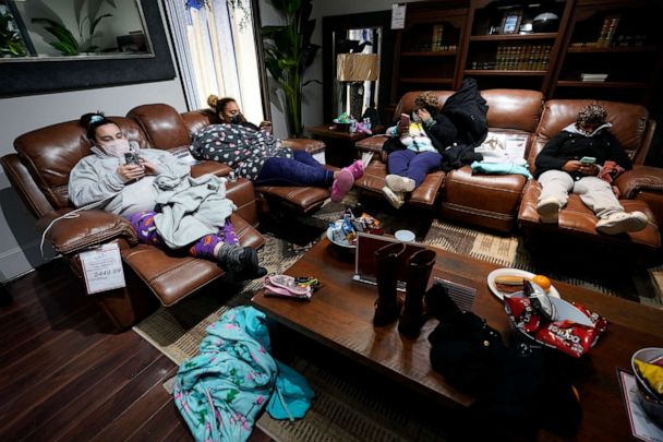 Mattress Mack opens Houston furniture stores to hundreds without power  after storm - CBS News