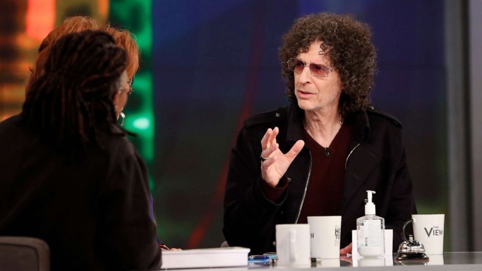 Howard Stern Gives Warning To 2020 S Future Democratic Presidential Nominee On The View Abc News