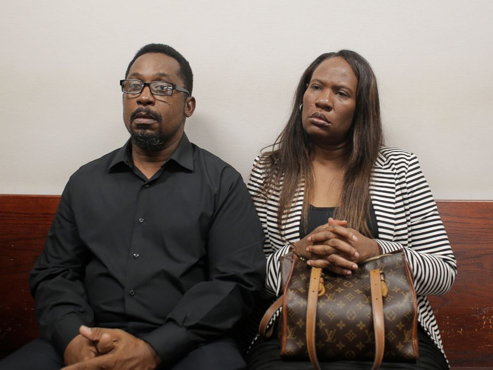 PHOTO: Howell Donaldson Jr., left, and his wife, Rosita the parents of Seminole Heights murder suspect Howell Donaldson III, appear in court at the Hillsborough County Courthouse in Tampa, Fla., Dec. 7, 2017.