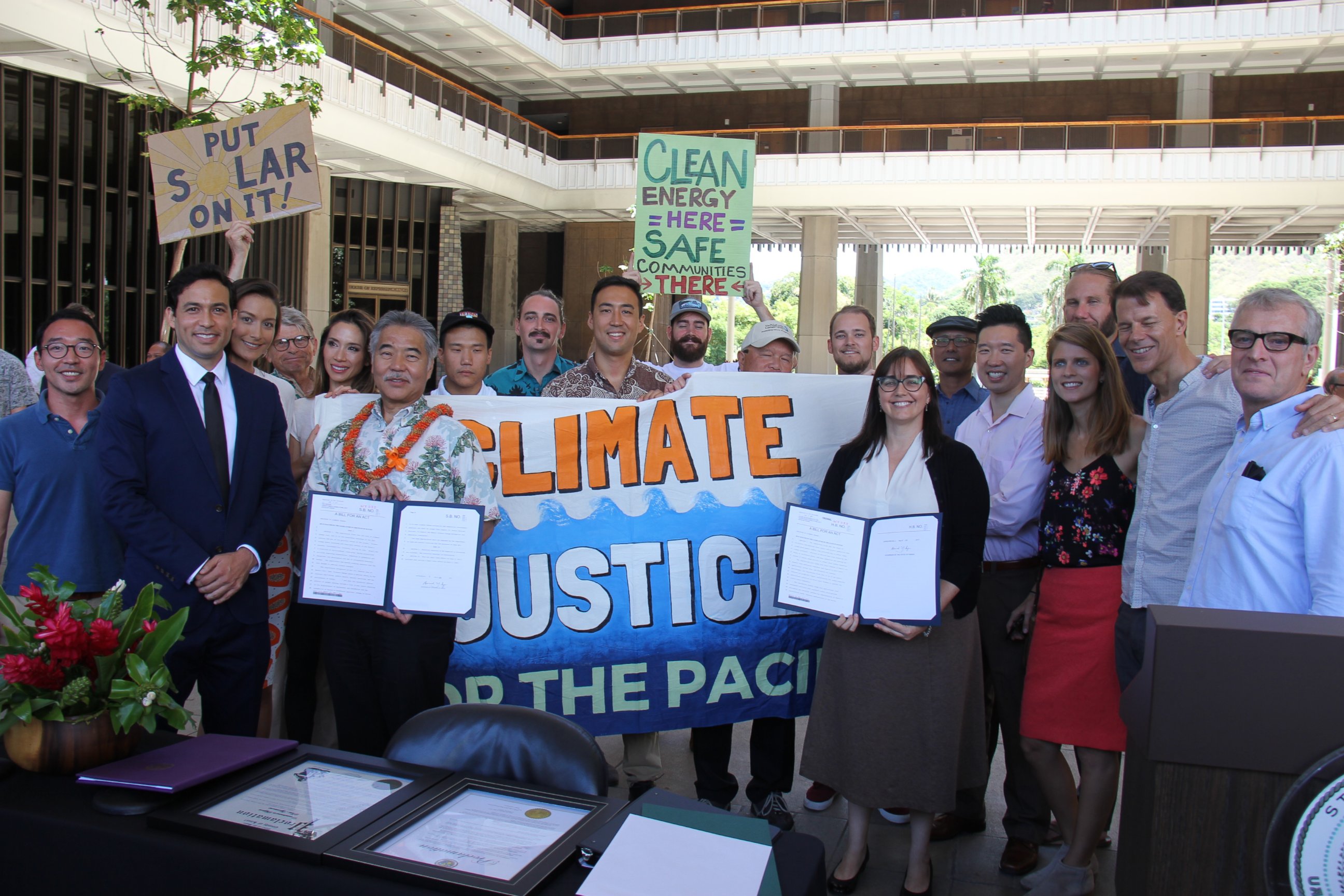 PHOTO: Hawaii became the first state Tuesday to enact a law that aligns with the Paris agreement.