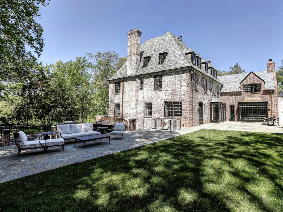 PHOTO: After eight years in the White House, the Obamas are moving to a new house in the Washington D.C. neighborhood of Kalorama.